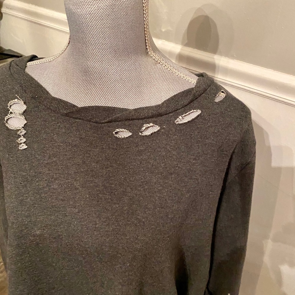 Romeo & Juliet couture sweatshirt sz L